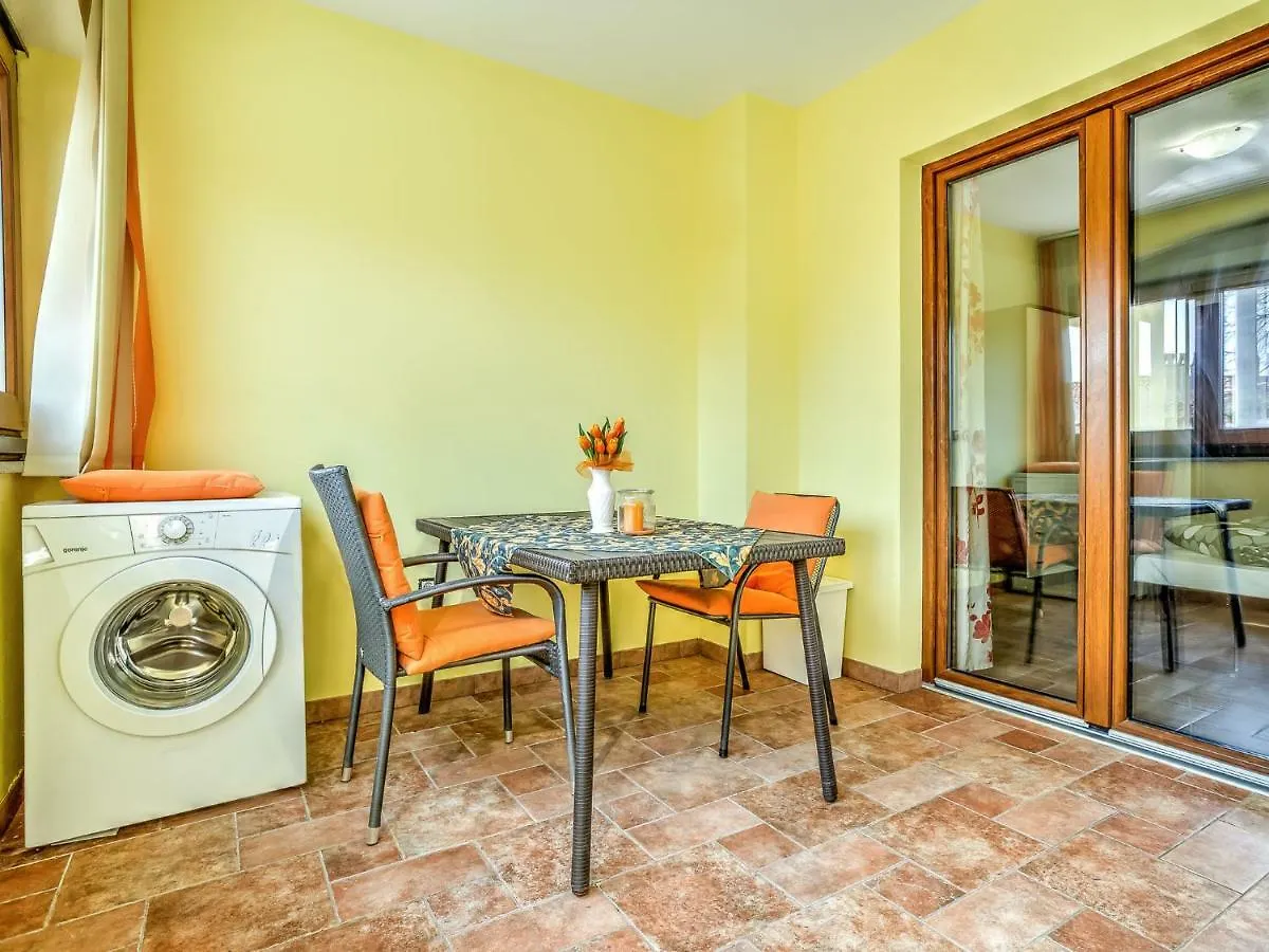 Apartment Ulika-3 By Interhome Tar-Vabriga